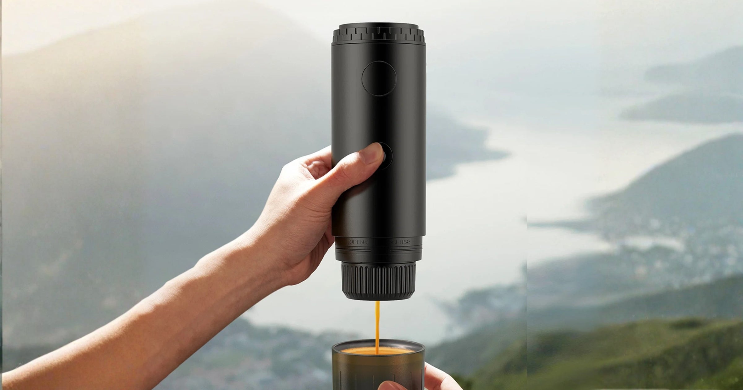 The Adventure Manual Coffee on the Go: The Definitive Guide to Brewing While Travelling